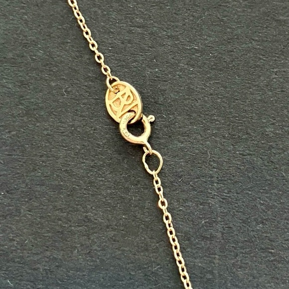 Solid 14k yellow gold heart necklace - Picture 7 of 15